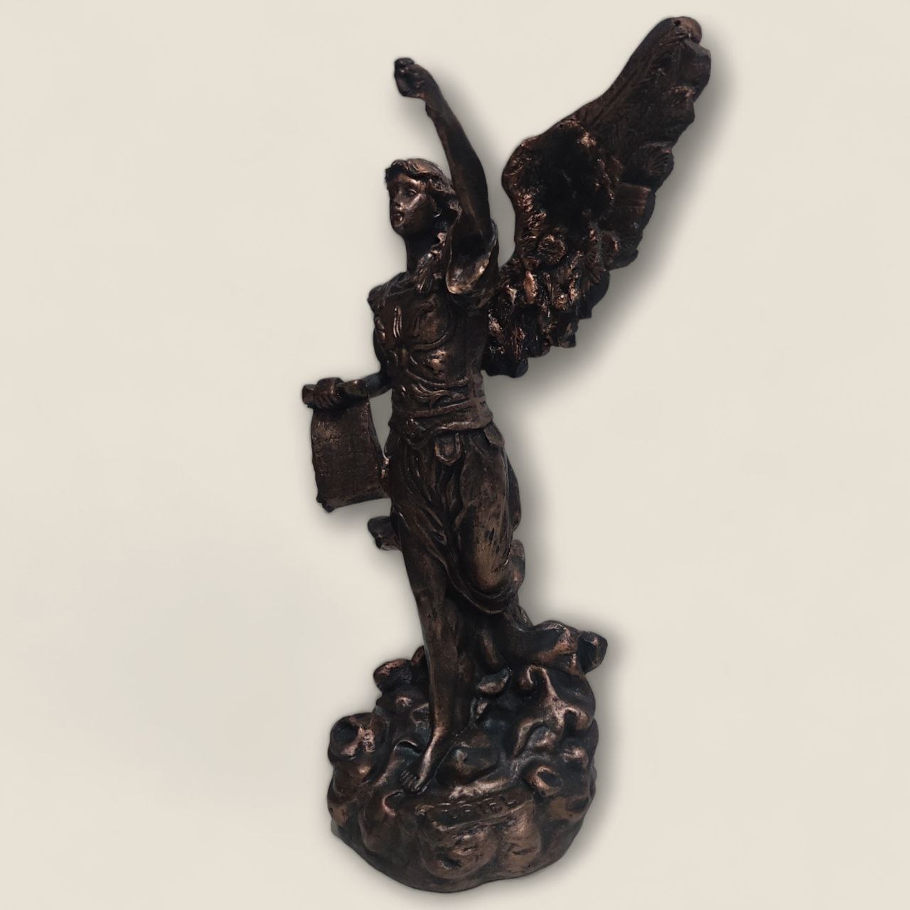 Figura del Arcángel Uriel